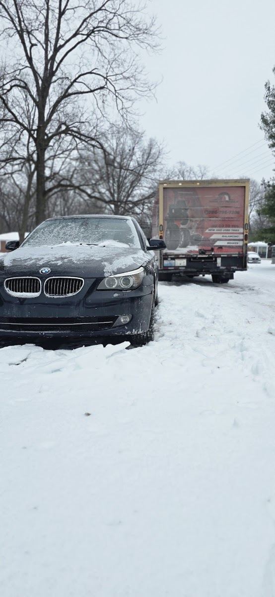Winter rescue — tire service in the snow